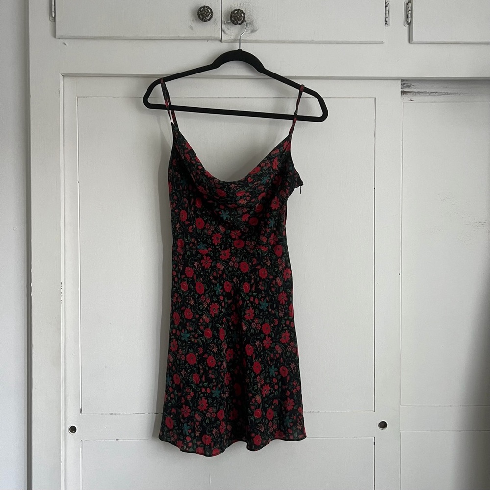 Réalisation Par The Montague Dress